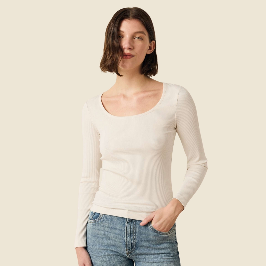 WOMEN'S T-SHIRT -CANNOLI CREAM