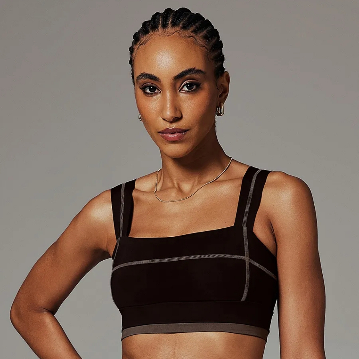 TOP DECOTE RETO COM BOJO REMOVÍVEL