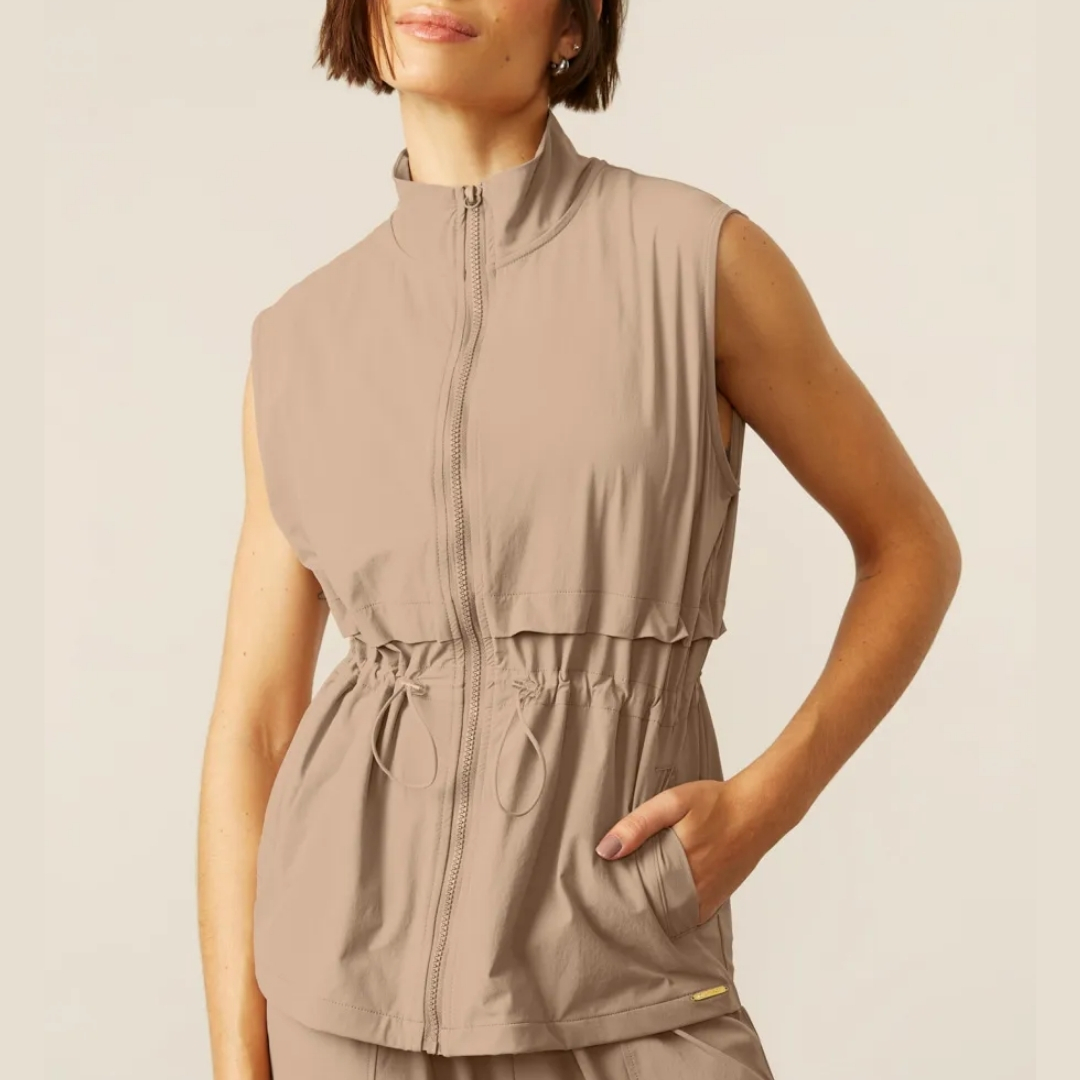 COLETE COM ZÍPER E REGULAGEM