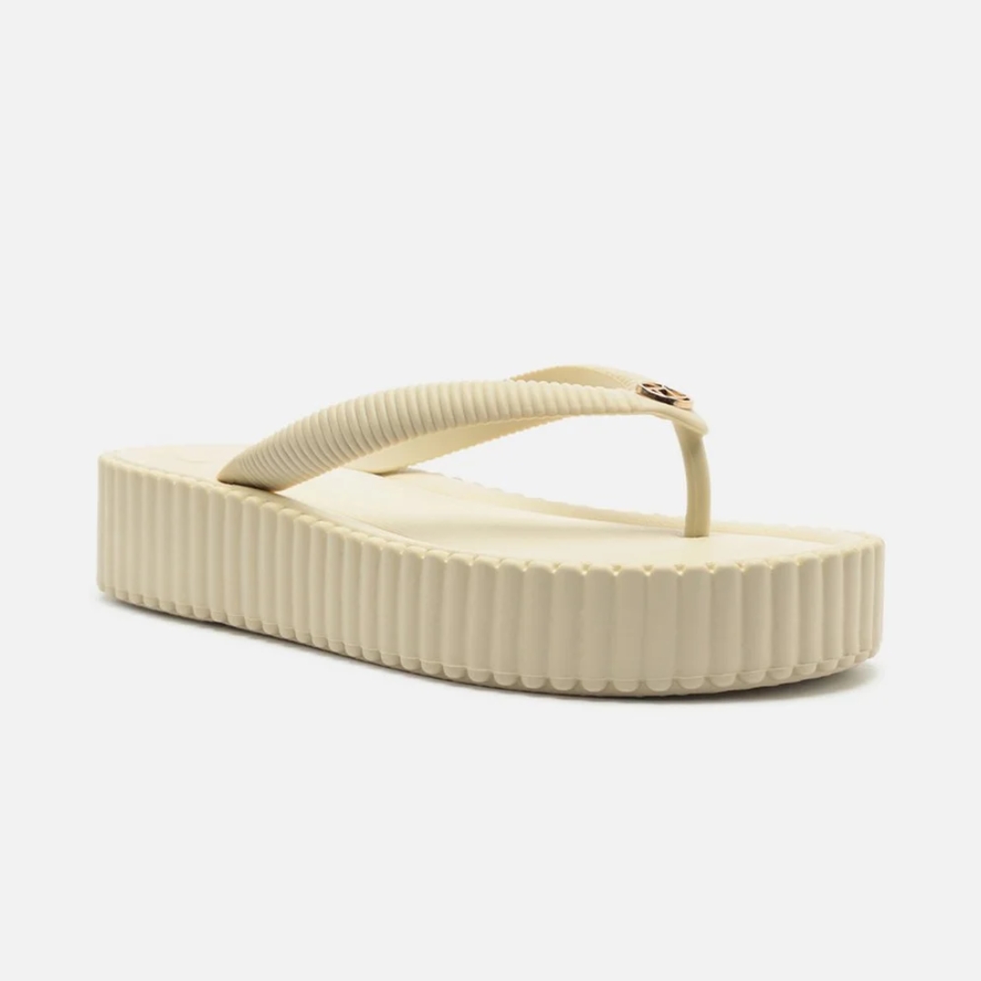 SANDALIA DE TACÓN BAJO